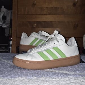 Adidas Three Stripes White and Green Sneakers With Gum Sole US Women's Size 8